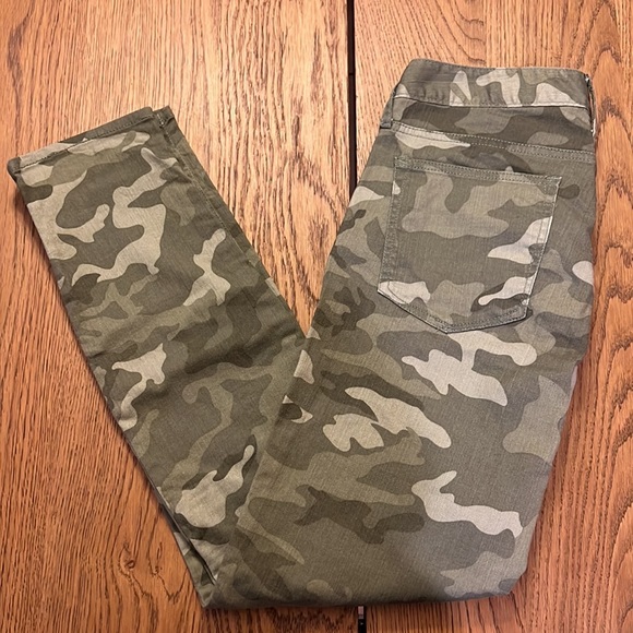 Camo Gap Jeans - Picture 4 of 4